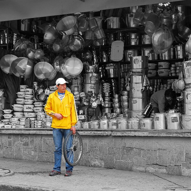 Equateur Cuenca Noir Blanc Jaune