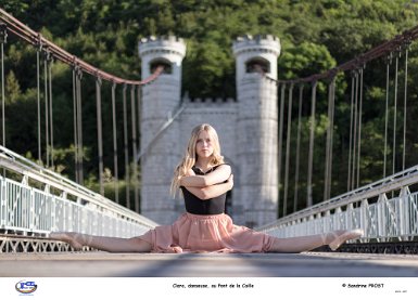 Clara, danseuse, au pont de la Caille