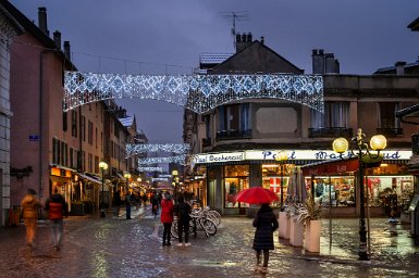 Le parapluie rouge