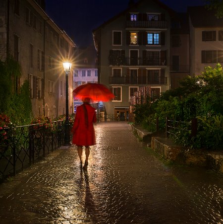 Marie - nuit- PHOTOS DE NUIT La photo est aussi un moment de partage fait de rires, de joies et de… pieds mouillés. Ces clichés pris...