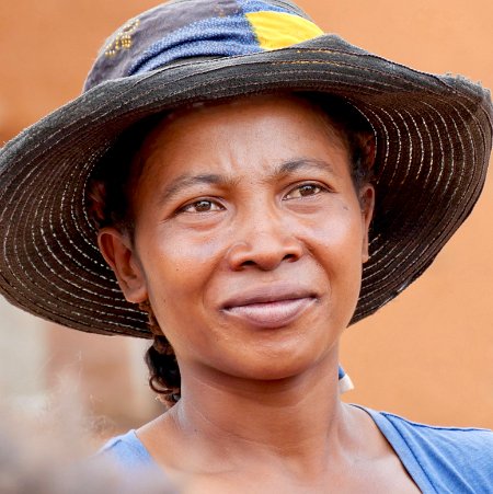 Pascal Portraits RENCONTRE AU FÉMININ Rencontre avec le peuple de Madagascar dite l’île rouge : Portraits de femmes à la générosité rare...