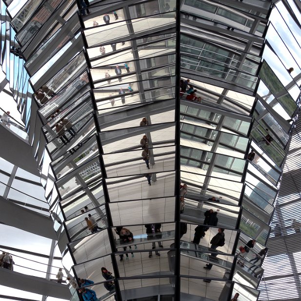 Reichstag “Le meilleur miroir ne reflète pas l’autre côté des choses.” Proverbe japonais