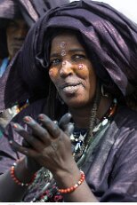 Femme Touaregue à la fête de l'Aîr - Niger null